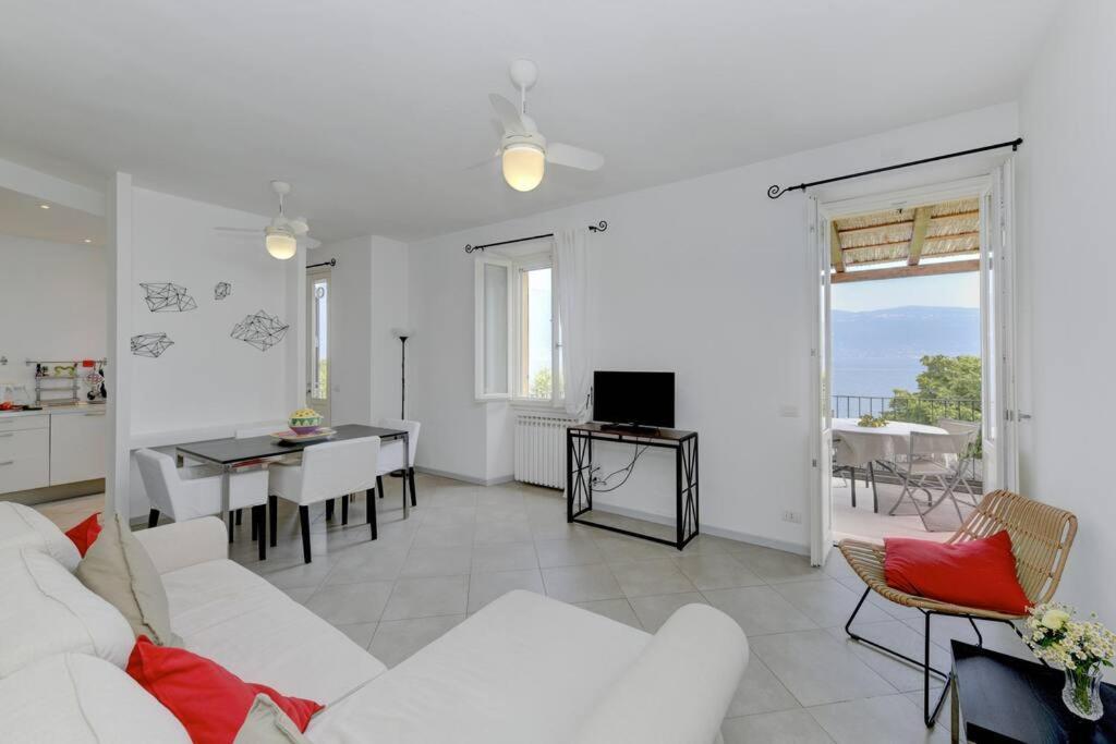 Oleandro Apartment Directly On The Lake ガルニャーノ エクステリア 写真