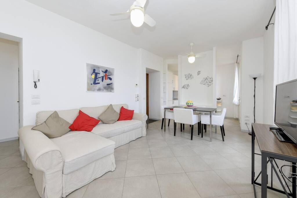 Oleandro Apartment Directly On The Lake ガルニャーノ エクステリア 写真