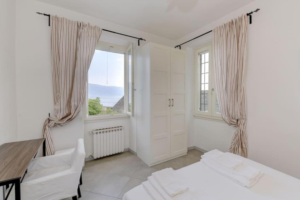 Oleandro Apartment Directly On The Lake ガルニャーノ エクステリア 写真