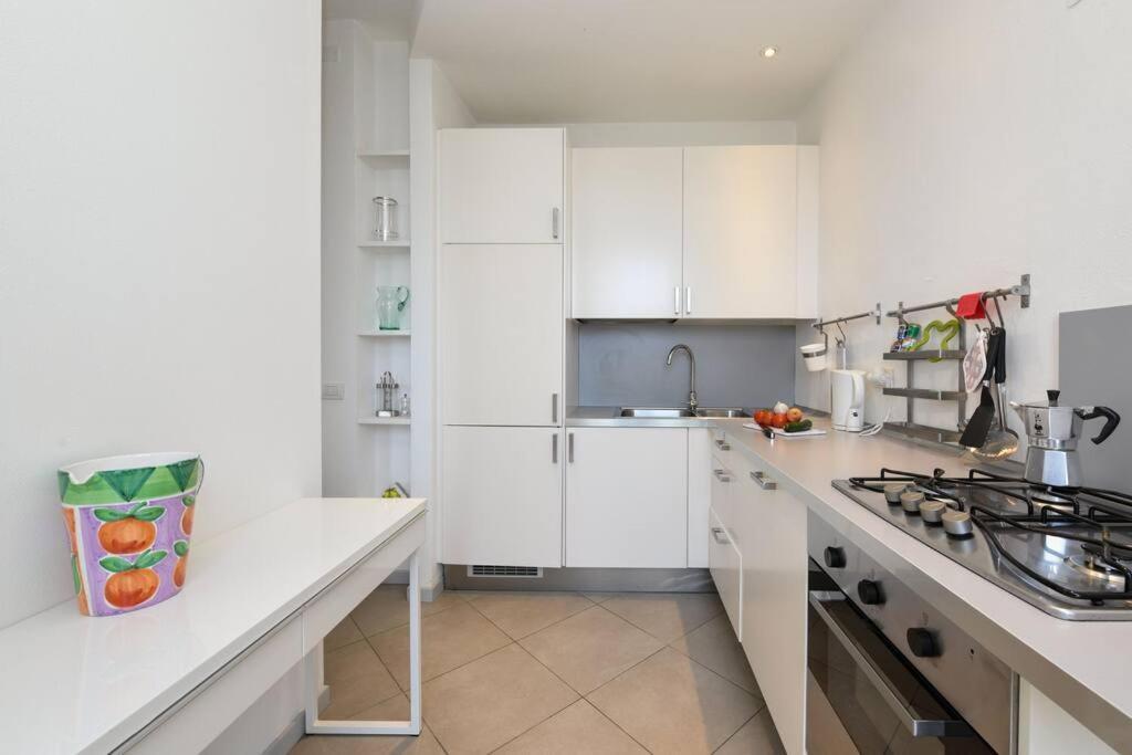 Oleandro Apartment Directly On The Lake ガルニャーノ エクステリア 写真